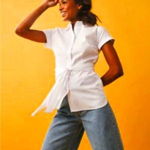 Untuckit XS white short-sleeved button down shirt with waist tie